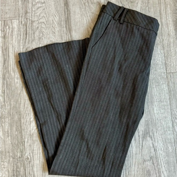 Lua Black Pinstripe Pants - SZ:7 - Picture 5 of 7